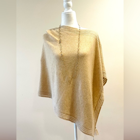Lilly Pulitzer 100% Cashmere creamy tan wrap w/ delicate detail edging 1 Sz.NWOT - Picture 1 of 8